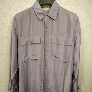 Camisa utilitaria de seda pura de los 90 Angelo Litrico Talla L para hombre – Blusa extragrande gris lavanda