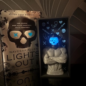Dark Romance leeshoekje | Boekenplankdecoratie | Boekenmerchandise | Dark Romance | Glow-editie