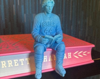 Figurine Garrett Graham inspirée du hors-campus | Décoration de bibliothèque sur le thème du hockey et du romantisme | Complément idéal pour votre étagère BookTok