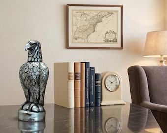 Estátua de Águia Revestida em Prata 999 SILFIG (26 cm) - Ídolo Garuda Vastu Artesanal para Decoração de Escritório e Residência - Símbolo de Crescimento na Carreira - 1,63 kg
