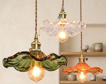 北欧風レトロガラスペンダントライト – 銅仕上げ、カラフルなモダン吊り下げランプ