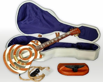 Light Sabbath — ręcznie robiona lampa gitarowa z drewna | Zakk Wylde Bullseye Les Paul | Skala 1:3 | Brazylijskie drewno liściaste | W zestawie twardy futerał