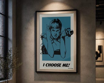 Retro Sci-Fi Pop Art Poster - 'I Wähle mich!' Girl with Gun - Blau auf Creme Wandkunst