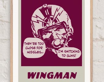 Pop Art Top Gun Pilot "Wingman" montiertes und gerahmtes Poster - Rubinrot, Druck in Museumsqualität