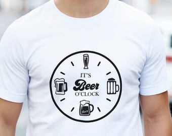 Ölklockan-T-shirt | Rolig herr-T-shirt | Fars dag-T-shirt | Present till pappa | Ölälskare-present | Pappas födelsedagspresent | Rolig herrpresent