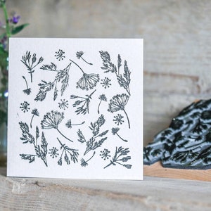 Tampon en caoutchouc Botanical Meadow pour cartes, tissu et papier d'emballage | Motif floral avec de l'herbe et des feuilles