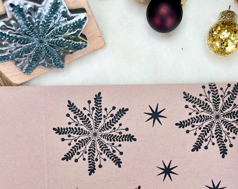 Sello de goma con forma de copo de nieve, hoja y bayas – Sello navideño dibujado a mano para envoltorios, etiquetas y tarjetas