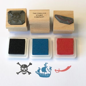 Juego de sellos de goma de aventura pirata para niños: barco, espada, calavera y huesos cruzados - Diversión con manualidades y tarjetas