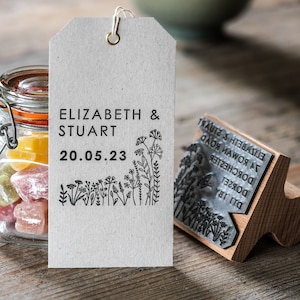 Sello de goma personalizado para recuerdo de boda con temática de jardín: regalo ecológico y casero para invitados.
