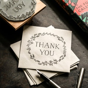 Milieuvriendelijke botanische bedankstempel voor seizoenswenskaarten van English Company
