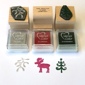 Feiertags-Stempelset mit Stempelkissen: Mistelzweig, Rentier und Tannenbaum zum Kartenbasteln