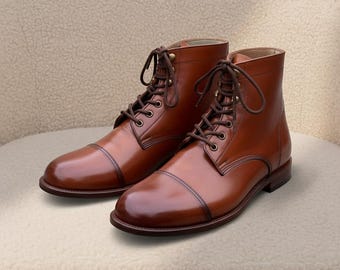 Stivali stringati da uomo in pelle marrone fatti a mano – Stivaletti classici con punta rinforzata, stivali eleganti in stile vintage, calzature personalizzate di alta qualità