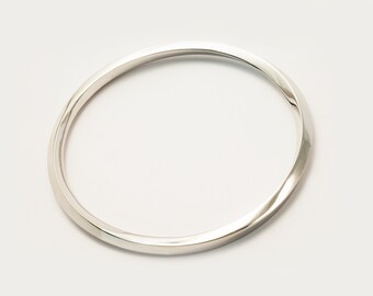 streamline silver bracelet