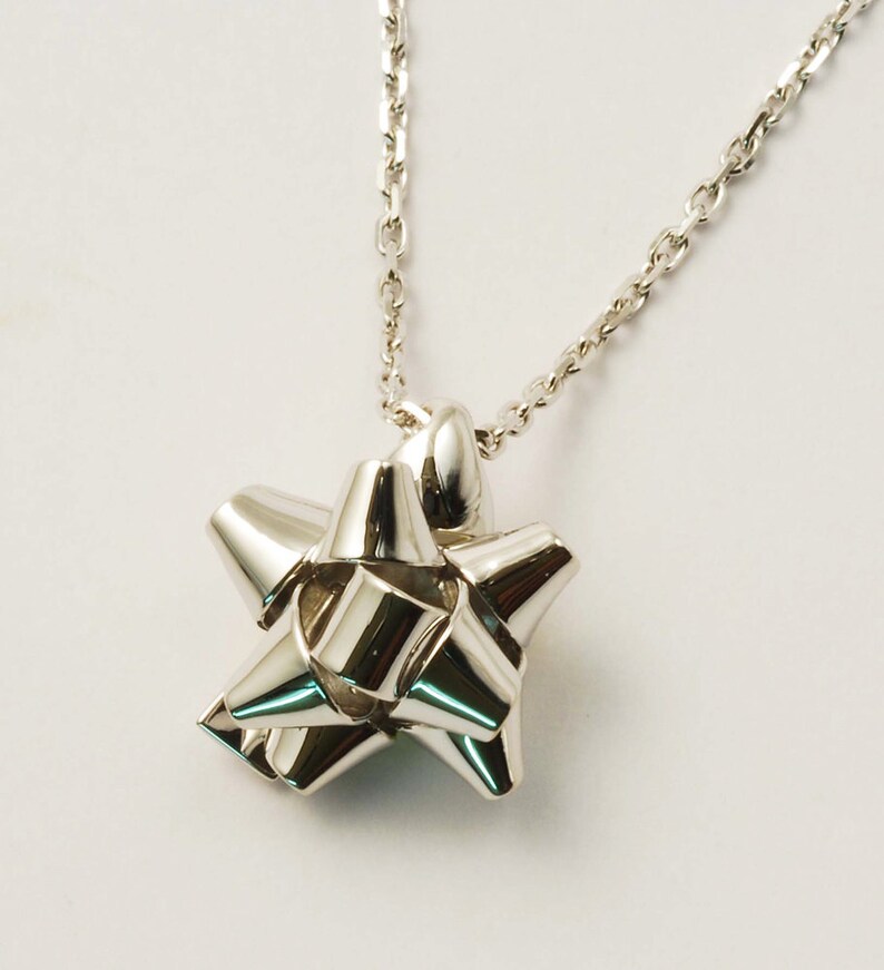 18 k starred node necklace image 1