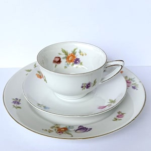 Vintage Retsch Bavaria Floral Trio – 1950s Bavarian Porcelain Breakfast Set with Gold Trim, Charming Cottagecore Gift