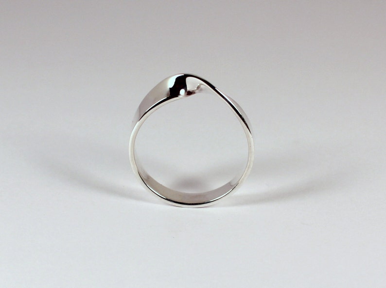 Sterling Silver Mobius Twist Ring, 4mm Wide, Made to Order image 3