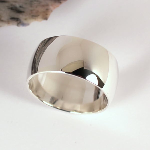 Anillo ancho de banda de plata pulida con cúpula baja, 10 mm de ancho, plata de ley, hecho a pedido