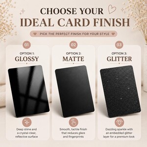Puede incluir: Imagen que muestra tres opciones de acabado de tarjetas: Brillante, Mate y Purpurina. La tarjeta brillante tiene una superficie reflectante, la mate tiene un acabado liso y la purpurina brilla. Texto: "ELIGE EL ACABADO DE TARJETA IDEAL."