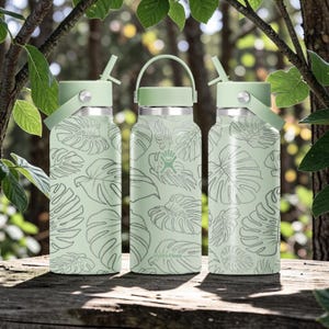 Botella de agua Hydro Flask con grabado de Monstera – Diseño de hojas tropicales – Botella isotérmica de 16 oz, 24 oz, 32 oz y 40 oz. Regalo ideal.