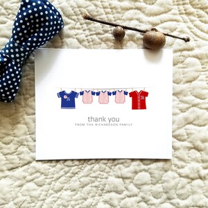 Triplet Baseball Dankeskarten. Baseball Jersey. Babyparty-Briefpapier. Baby Dankeschön. (10er Set)