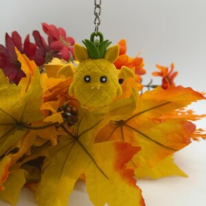 Kawaii Pineapple Bat Keychain – 3D Printed Cute Fruit Bat Charm