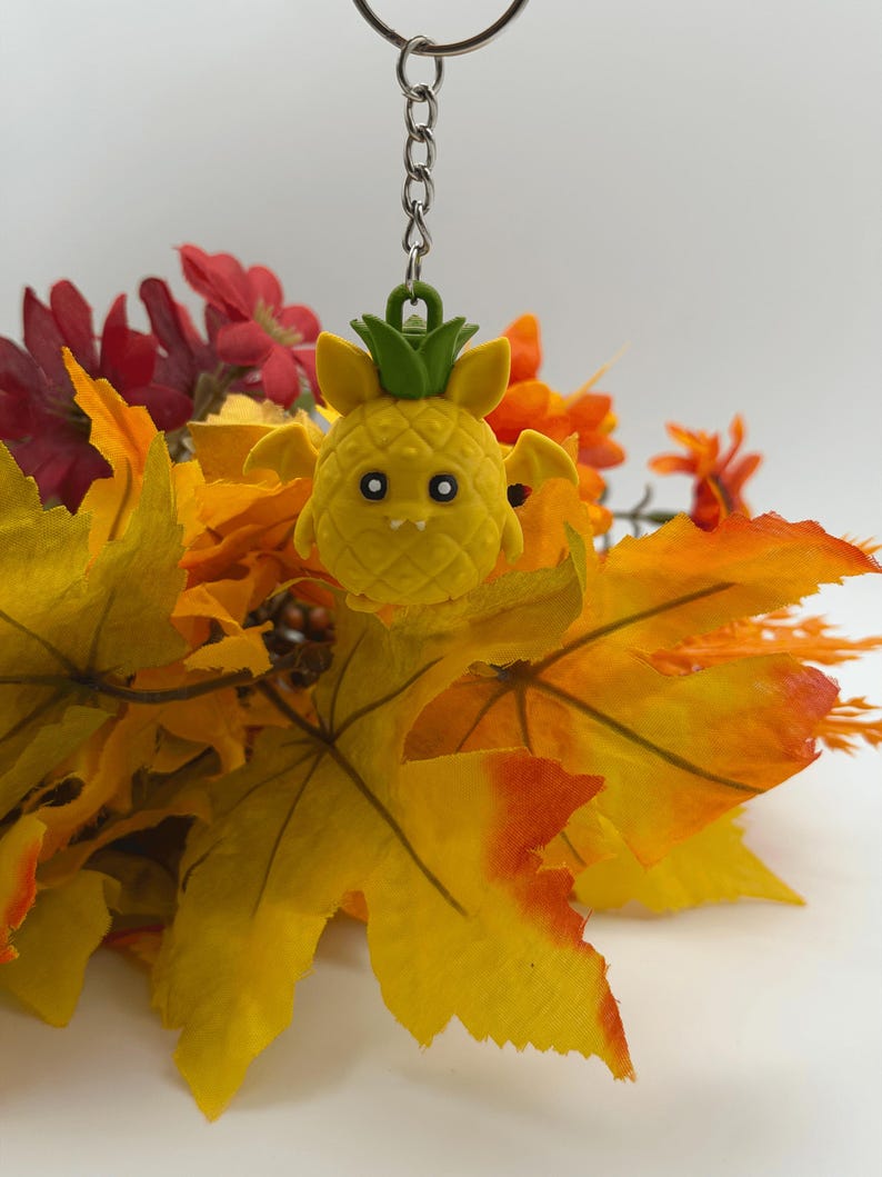 Kawaii Pineapple Bat Keychain – 3D Printed Cute Fruit Bat Charm