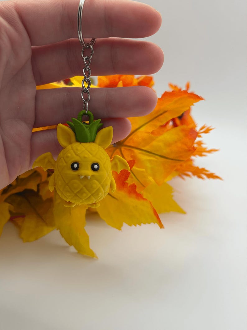 Kawaii Pineapple Bat Keychain – 3D Printed Cute Fruit Bat Charm