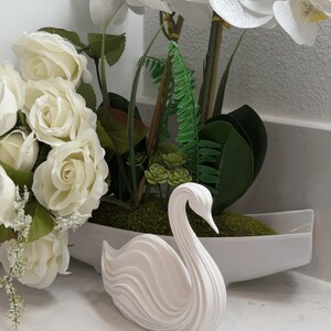 Abstract Swan Sculpture 3D Print, Modern Swan Statue, Elegant Home Decor