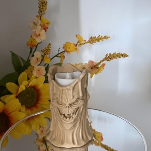 Scary Face Candle Holder – Beige Gothic Decor