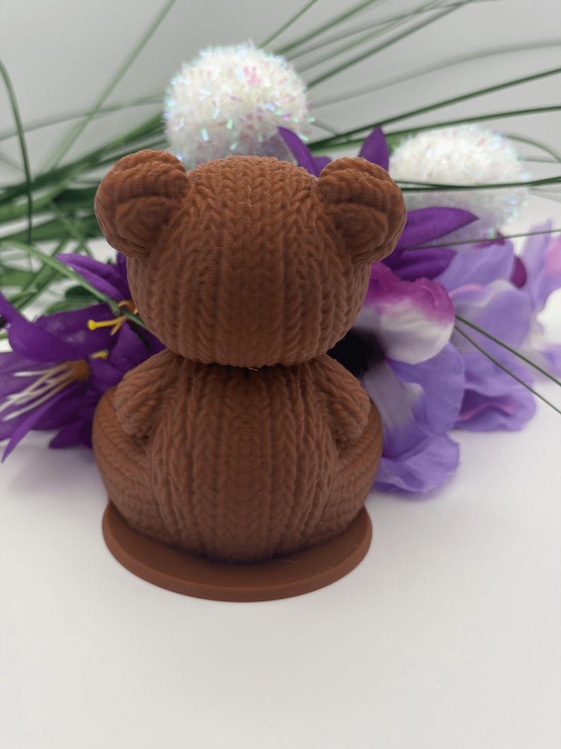 Hand-Painted Teddy Bear Figurine – 3D Printed PLA Shelf Decor