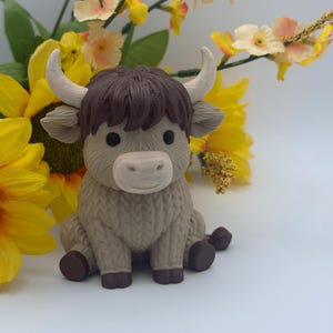 Cute Highland Cow Figure – 3D Printed PLA Decor