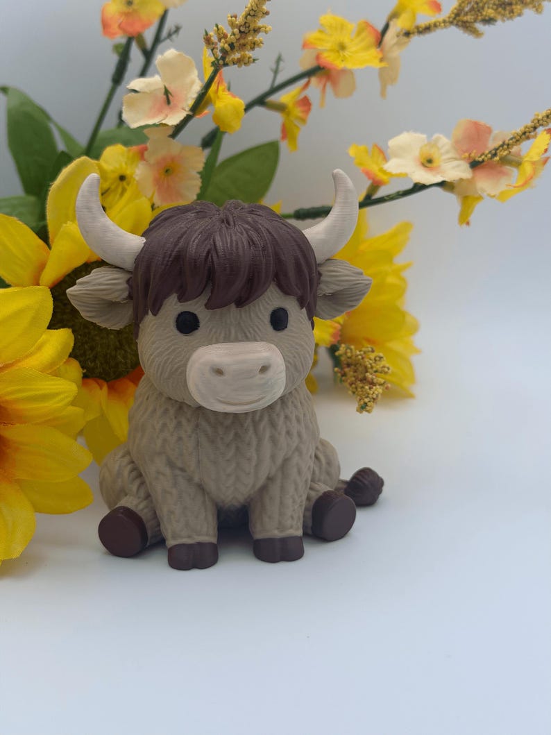 Cute Highland Cow Figure – 3D Printed PLA Decor