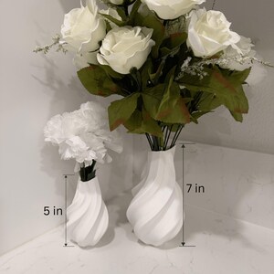 Modern Organic Sculptural Vase – Minimalist Contemporary Home Decor
