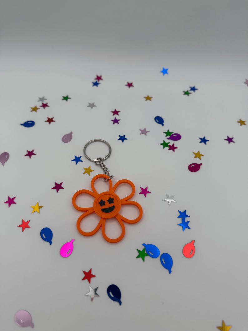 3D Printed Smiley Daisy Keychain