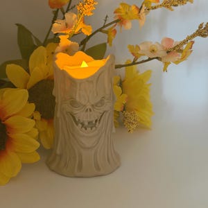 Scary Face Candle Holder – Beige Gothic Decor