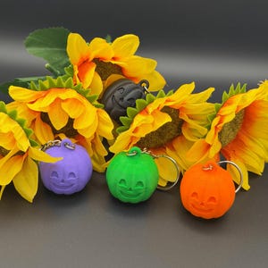 Jack O Lantern Pumpkin Keychain, 3D Printed Halloween Charm