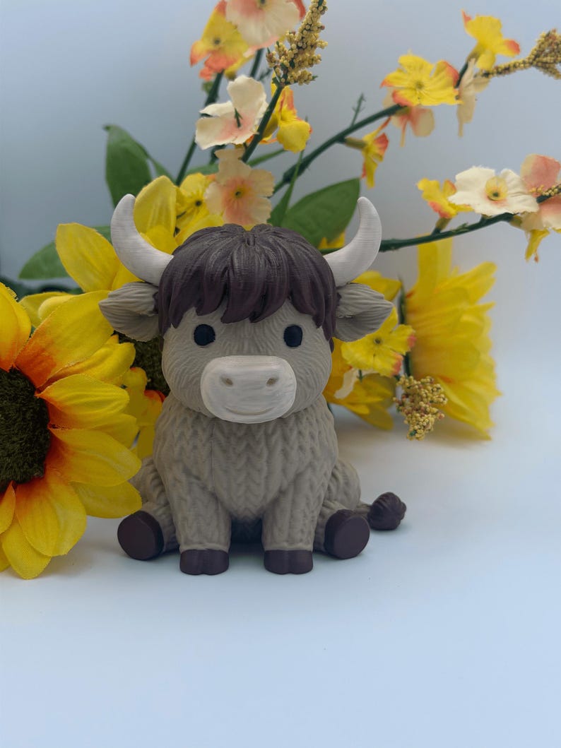 Cute Highland Cow Figure – 3D Printed PLA Decor