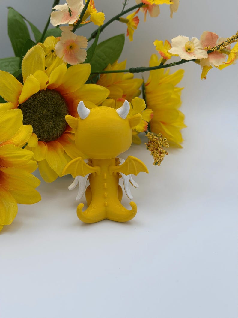 Cute Banana Dragon Figurine – 3D Printed PLA Fantasy Dragon, Adorable Collectible Figure