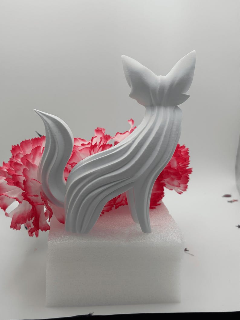 Abstract Flowing Fox Sculpture – Modern Organic Wave Art 3D Print Decor