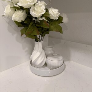 Modern Organic Sculptural Vase – Minimalist Contemporary Home Decor
