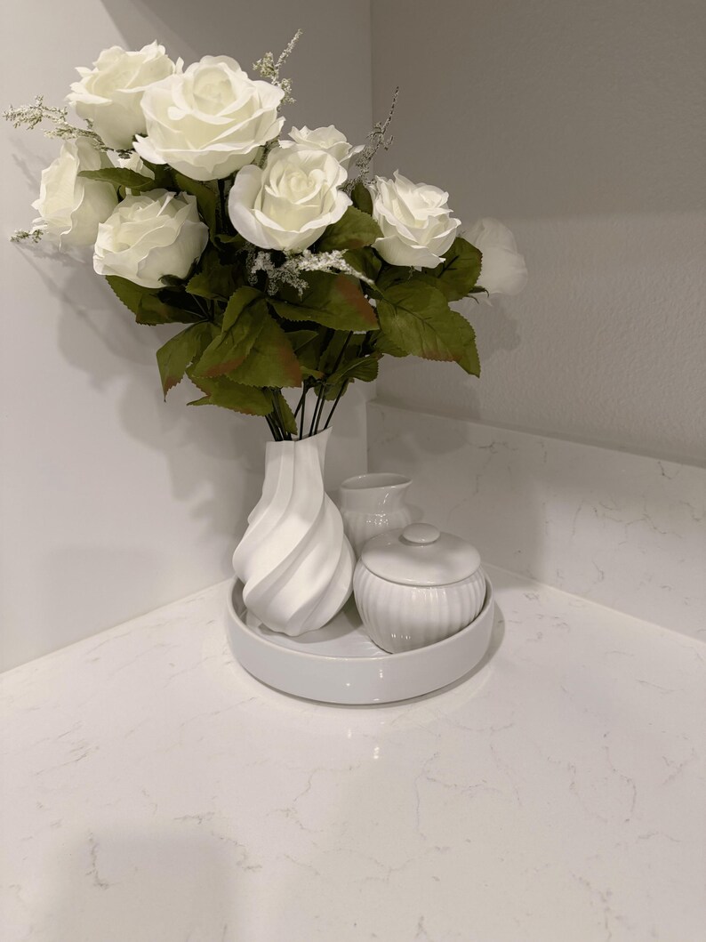 Modern Organic Sculptural Vase – Minimalist Contemporary Home Decor