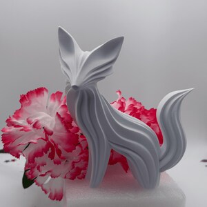 Abstract Flowing Fox Sculpture – Modern Organic Wave Art 3D Print Decor