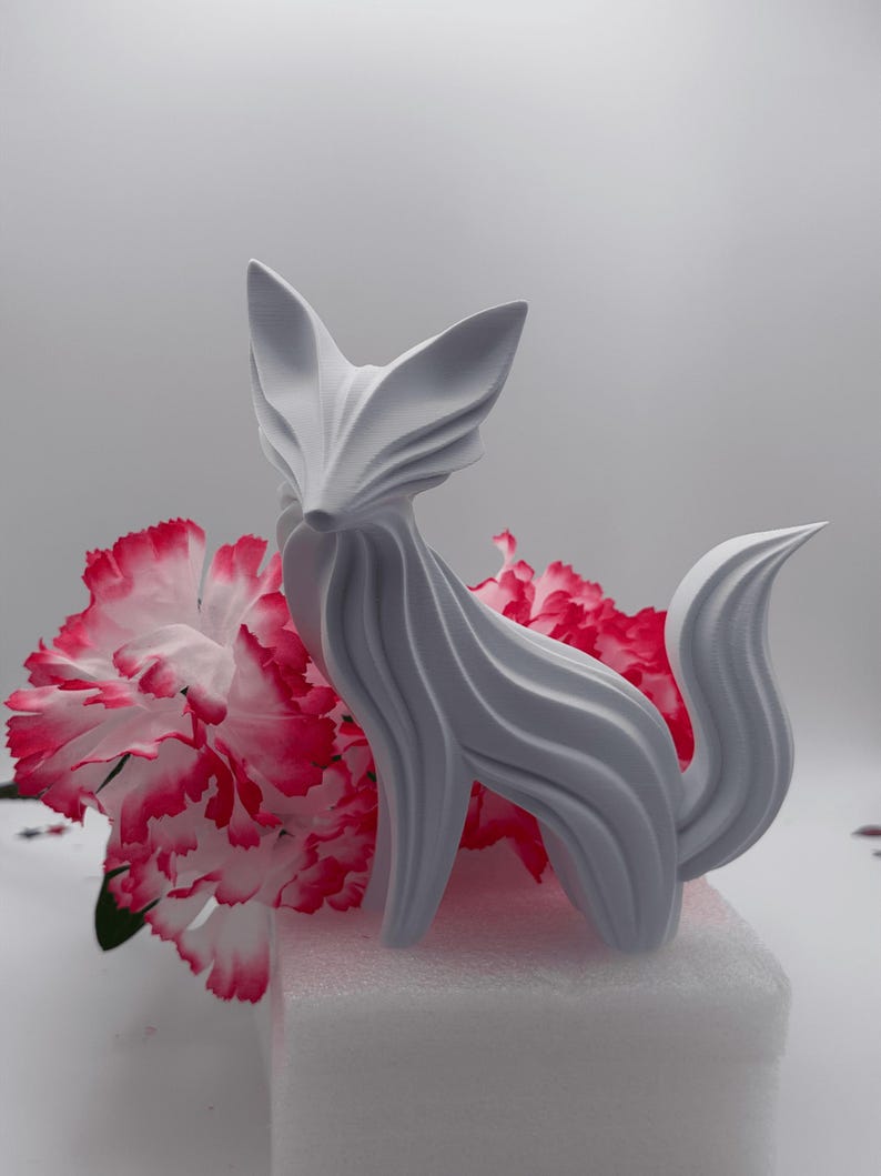Abstract Flowing Fox Sculpture – Modern Organic Wave Art 3D Print Decor