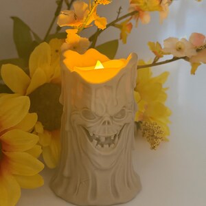 Scary Face Candle Holder – Beige Gothic Decor