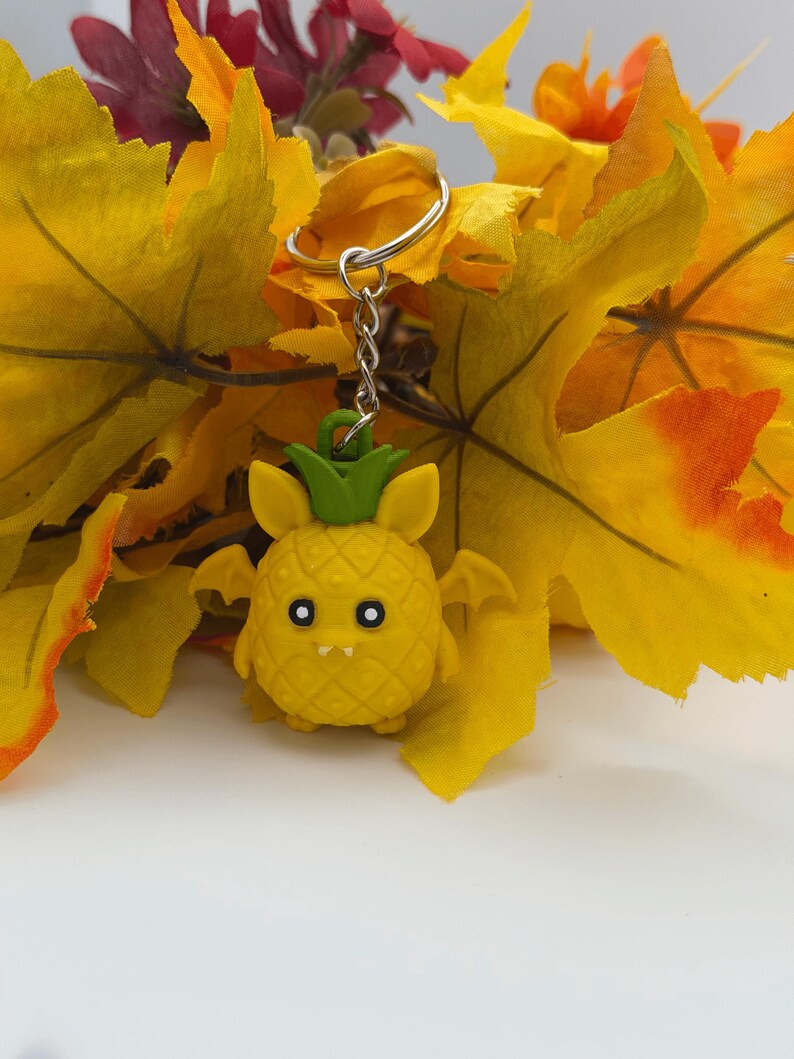 Kawaii Pineapple Bat Keychain – 3D Printed Cute Fruit Bat Charm