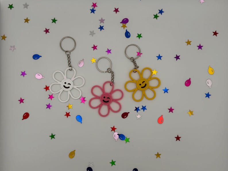 3D Printed Smiley Daisy Keychain