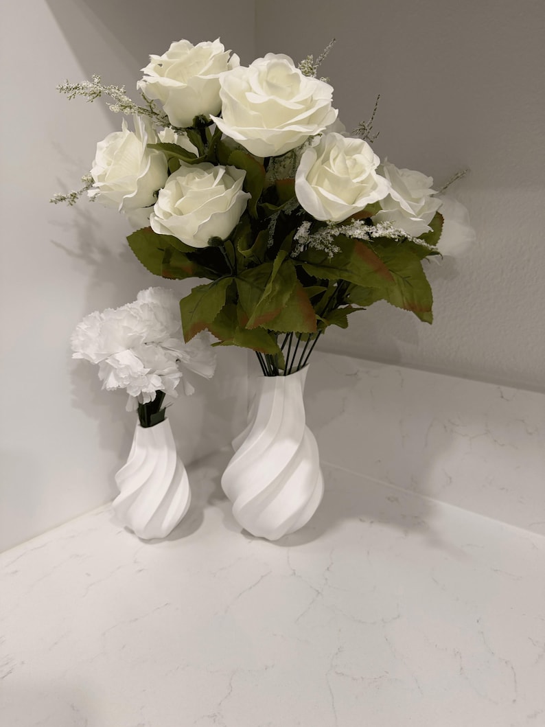 Modern Organic Sculptural Vase – Minimalist Contemporary Home Decor