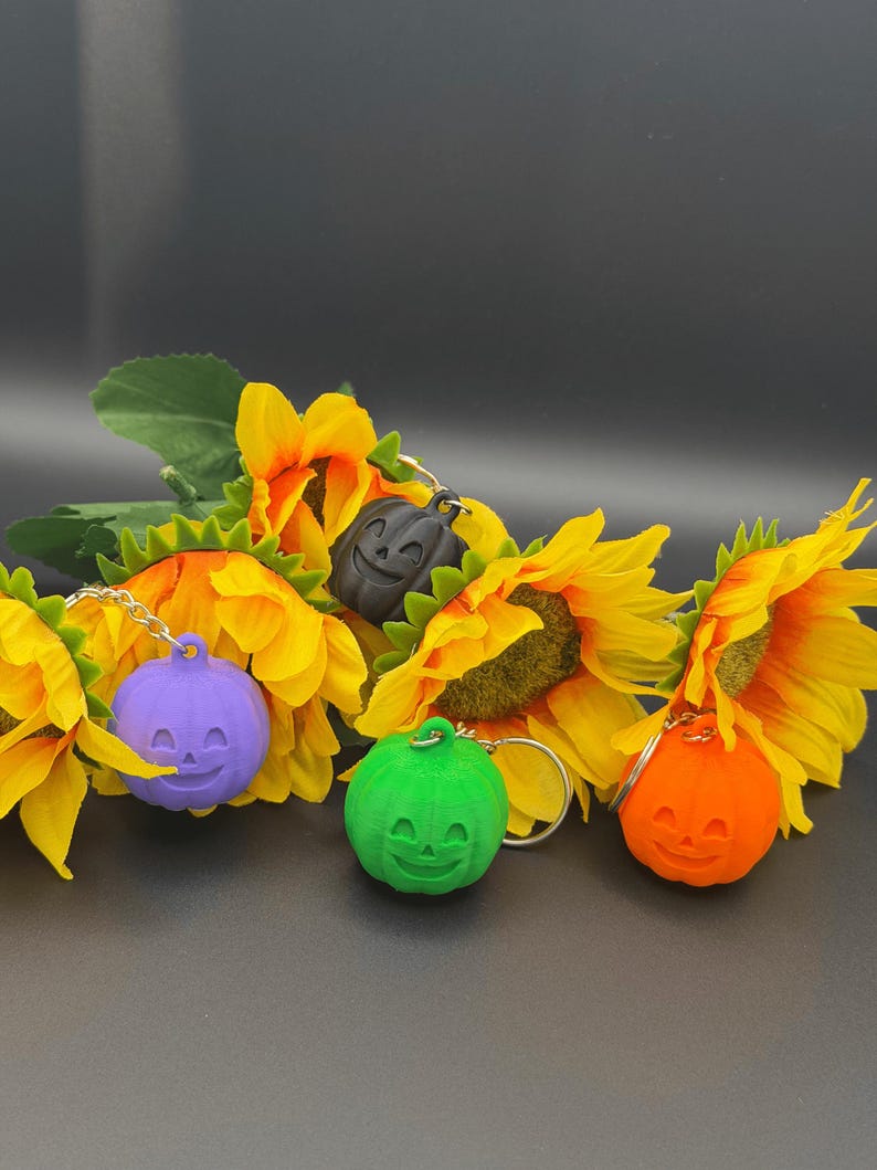 Jack O Lantern Pumpkin Keychain, 3D Printed Halloween Charm