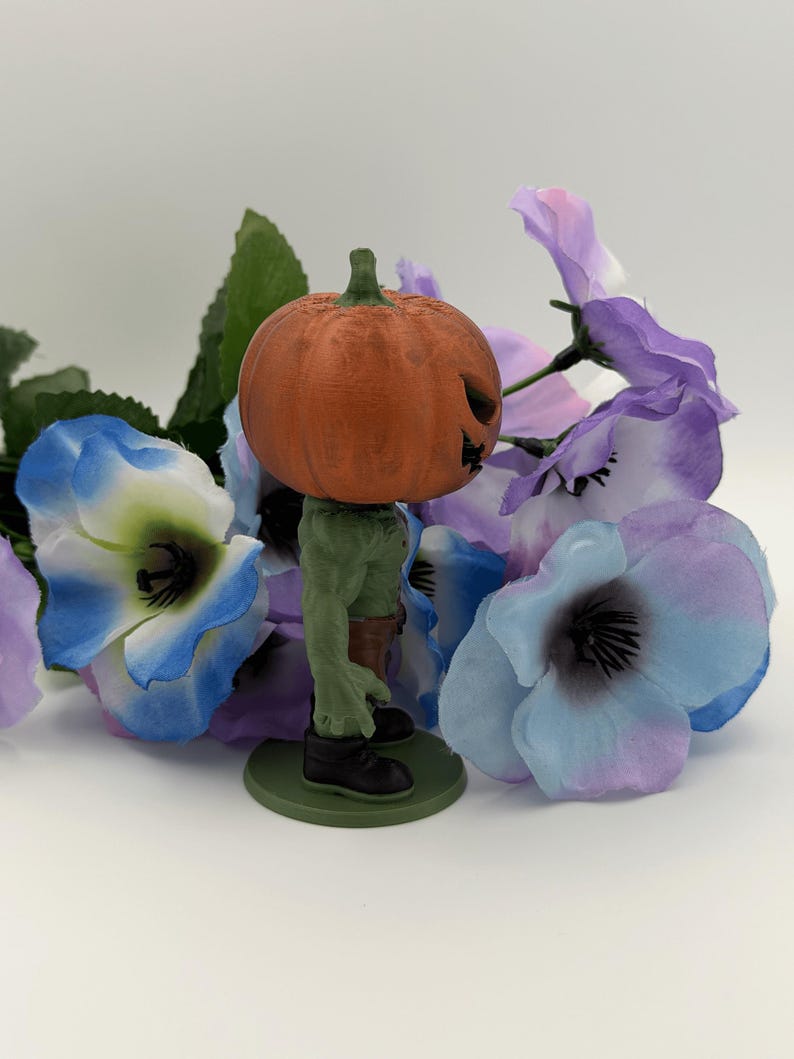 Pumpkin Head Zombie – Hand-Painted 3D Printed Halloween Decor Figure