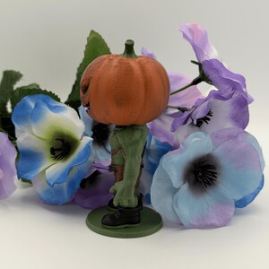 Pumpkin Head Zombie – Hand-Painted 3D Printed Halloween Decor Figure